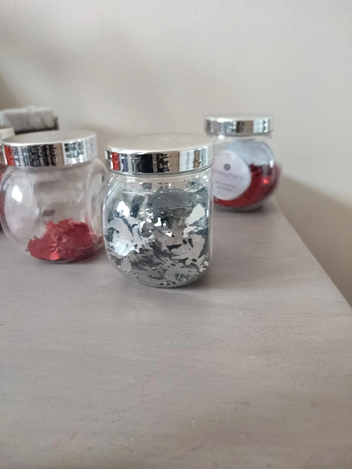 Christmas confetti table decor – photo 5